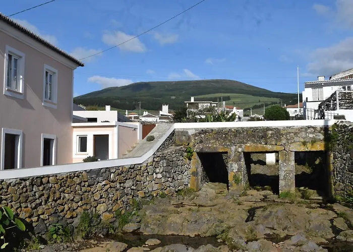 Casas Da Ribeira Casa de Férias *