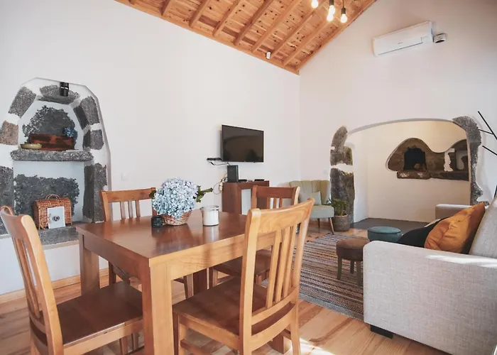 Casas Da Ribeira Casa de Férias