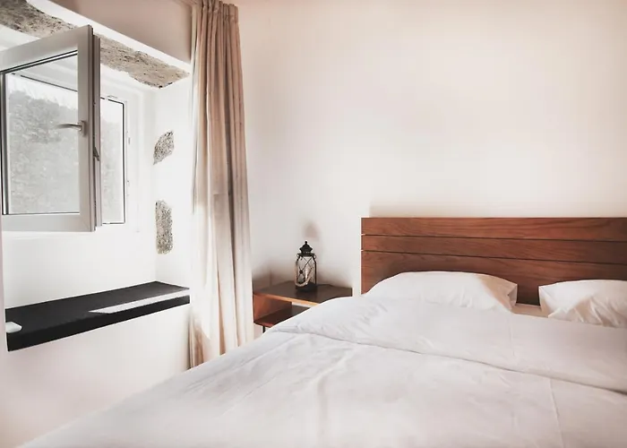 Casas Da Ribeira * Santa Bárbara